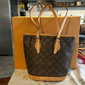 Vintage Louis Vuitton Bucket handbag.